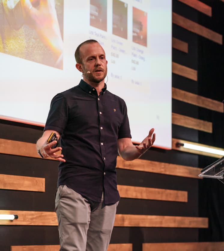 Jonny Longden presenting at a conference